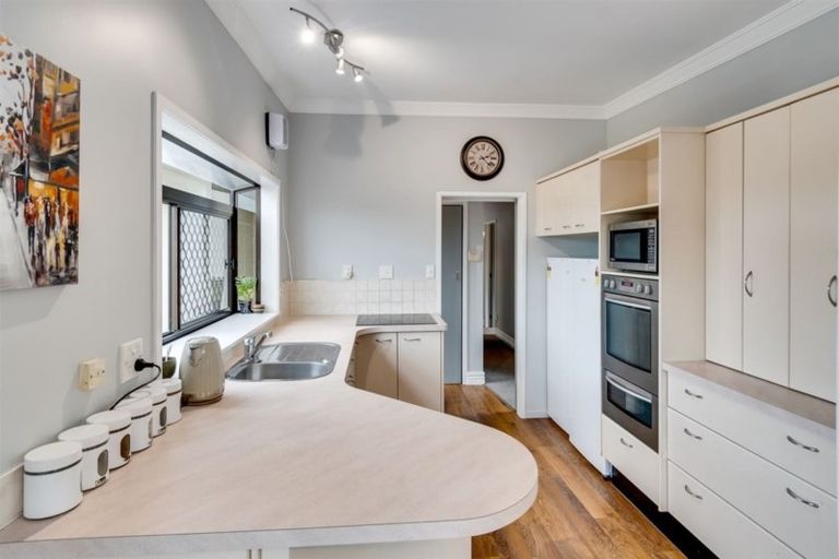 Photo of property in 22 Moorhouse Street, Taradale, Napier, 4112