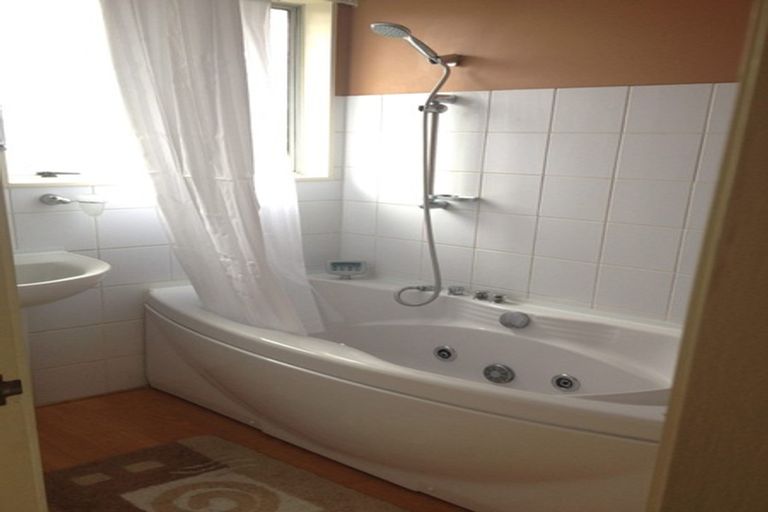 Photo of property in 1/62a Mackenzie Avenue, Woolston, Christchurch, 8023