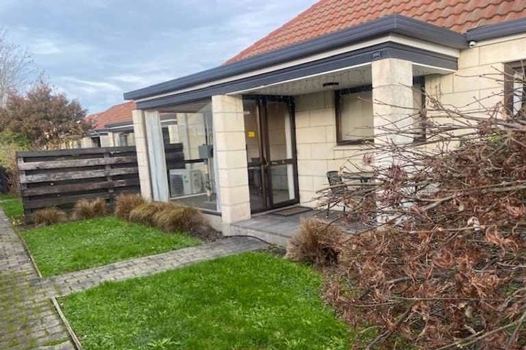 Photo of property in 5/4 Broadbent Street, Riccarton, Christchurch, 8041