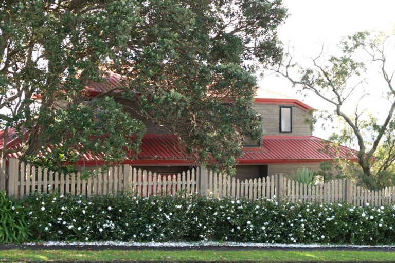 Photo of property in 52 Churchill Road, Cockle Bay, Auckland, 2014
