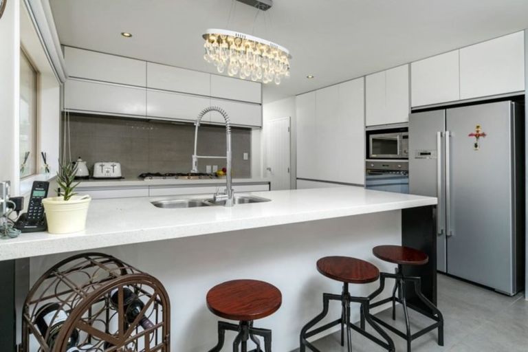 Photo of property in 30c Schnapper Rock Road, Schnapper Rock, Auckland, 0632