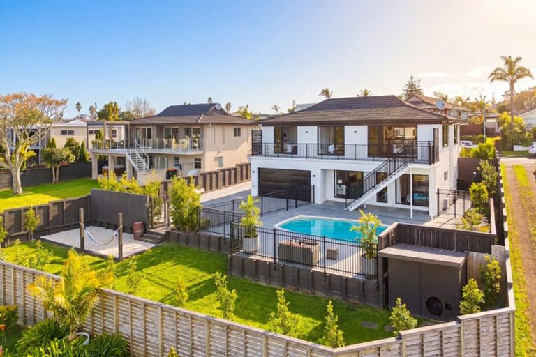 Photo of property in 114 Bramley Drive, Farm Cove, Auckland, 2012