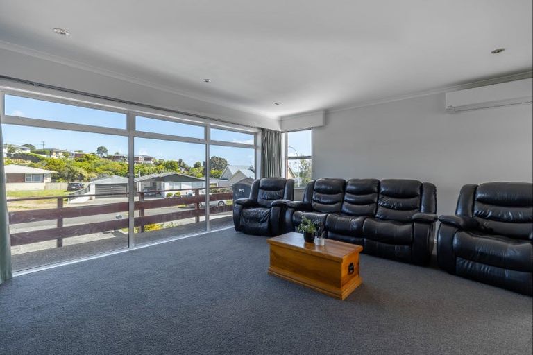 Photo of property in 5 Handley Place, Glen Avon, New Plymouth, 4312