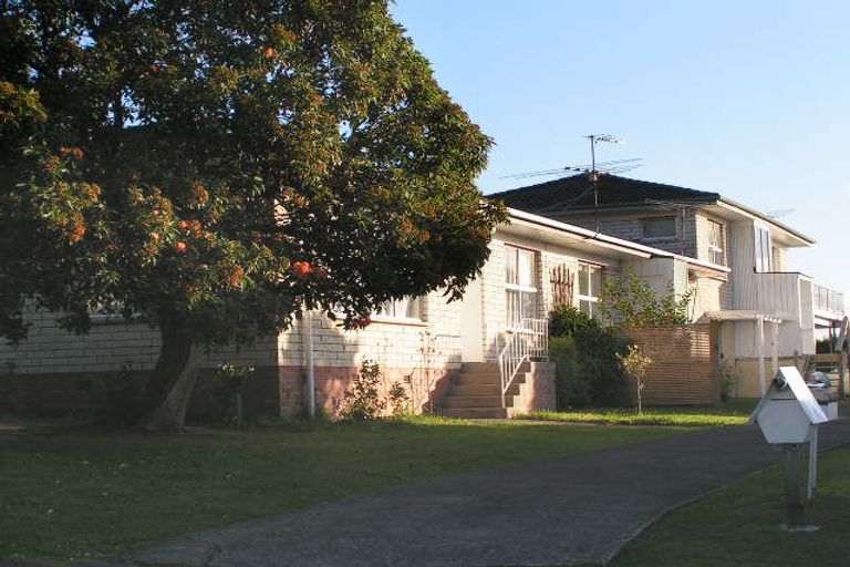 Photo of property in 2/24 Sydney Street, Hauraki, Auckland, 0622