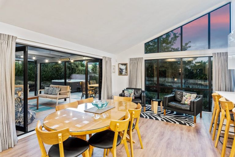 Photo of property in 41 Quadrant Heights, Paraparaumu, 5032