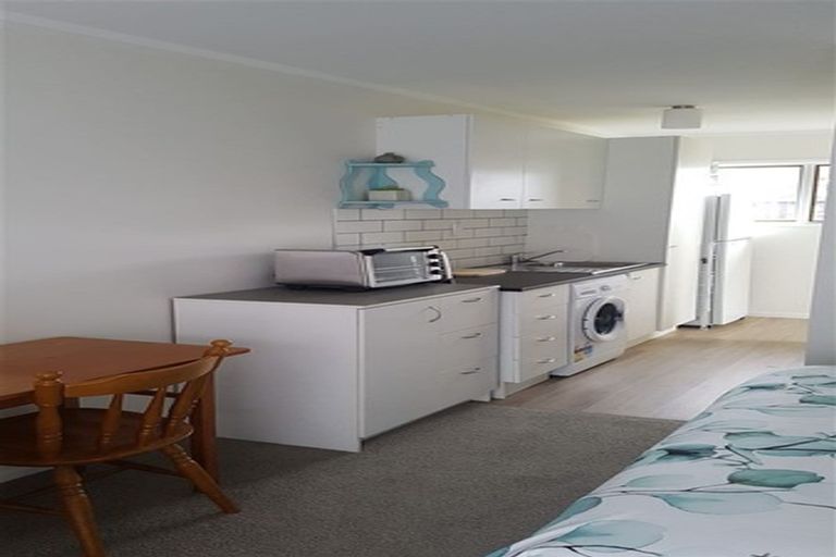 Photo of property in 1/149 Farquhar Road, Glendene, Auckland, 0602