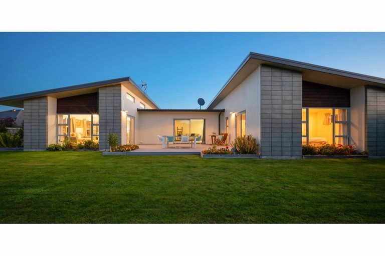 Photo of property in 24 Elizabeth Allen Drive, West Melton, 7618