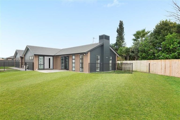Photo of property in 24 Bridle Way, Omokoroa, 3114