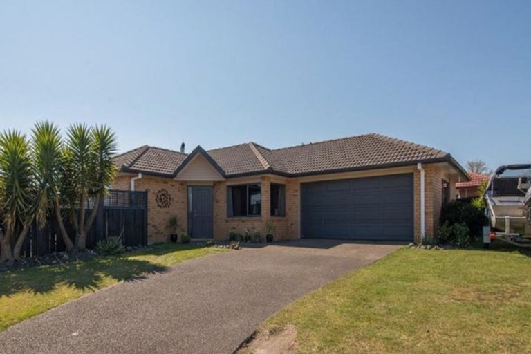 Photo of property in 4 Courtenay Place, Owhata, Rotorua, 3010