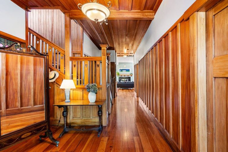 Photo of property in 28 Fitzroy Road, Bluff Hill, Napier, 4110