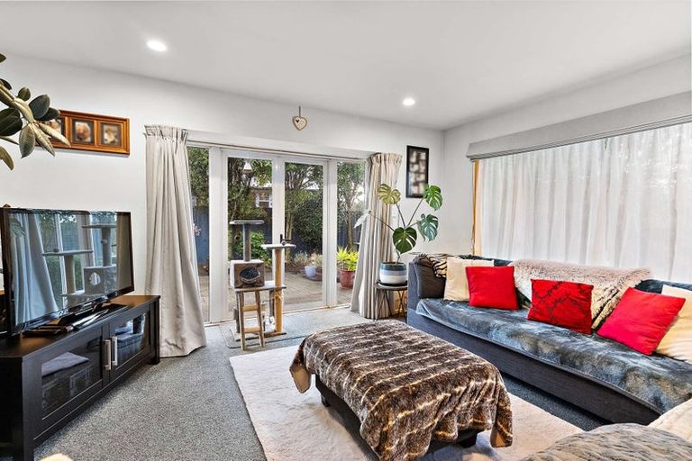 Photo of property in 2/38 Fenchurch Street, Redwood, Christchurch, 8051