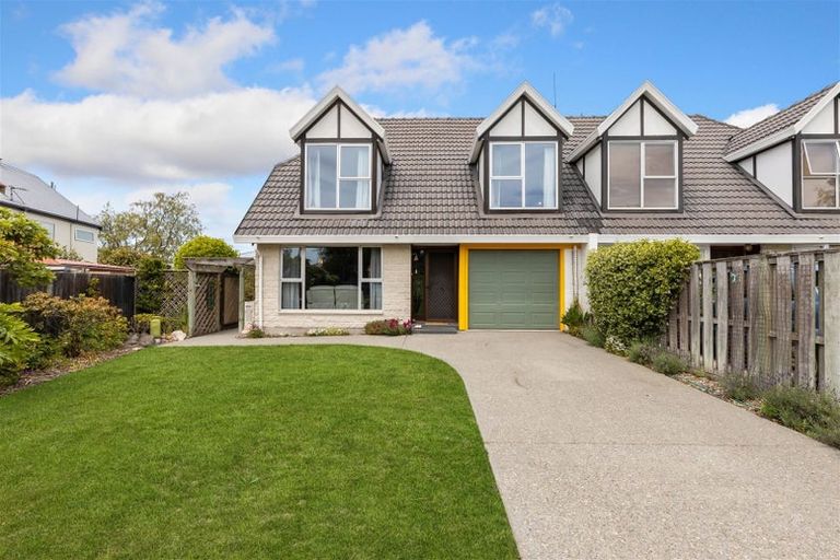 Photo of property in 142 Matsons Avenue, Papanui, Christchurch, 8053