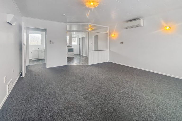 Photo of property in 2/404 Gloucester Street, Taradale, Napier, 4112