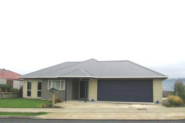 Photo of property in 9 James Nairn Grove, Riverstone Terraces, Upper Hutt, 5018