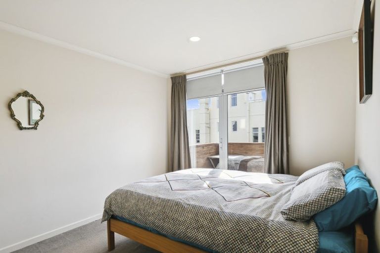 Photo of property in 13/15 Roxburgh Street, Mount Victoria, Wellington, 6011