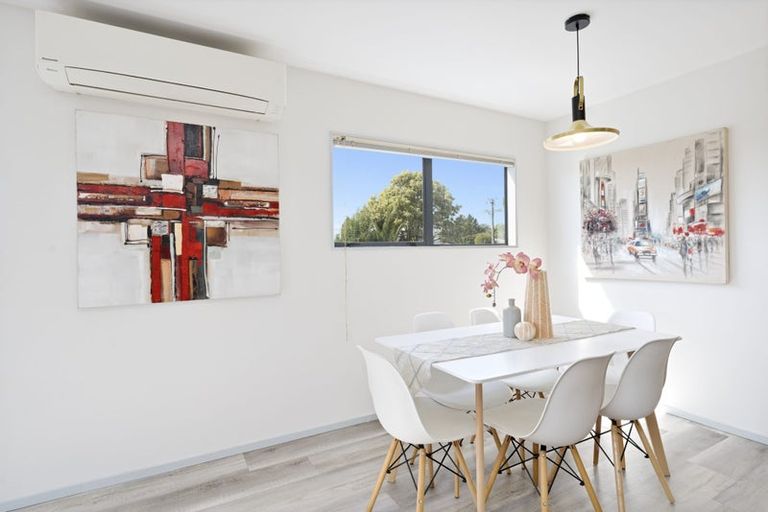 Photo of property in 5 Parrs Cross Road, Henderson, Auckland, 0612