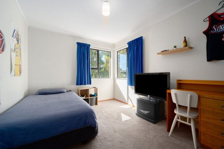 Photo of property in 36 Albatross Close, Whitby, Porirua, 5024