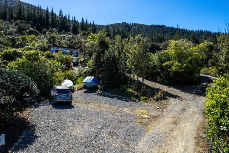 Photo of property in 7102 Kenepuru Road, Raetihi, Picton, 7282