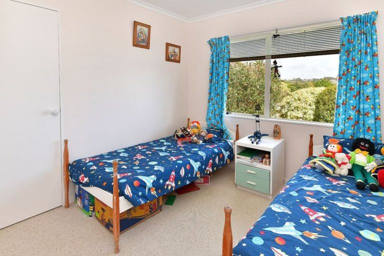 Photo of property in 37 Pacific Parade, Army Bay, Whangaparaoa, 0930