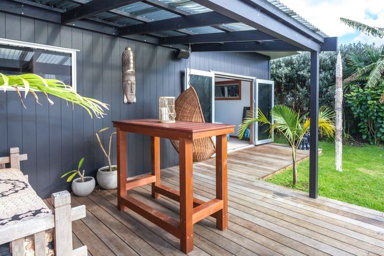 Photo of property in 1 Summer Lane, Tairua, 3508