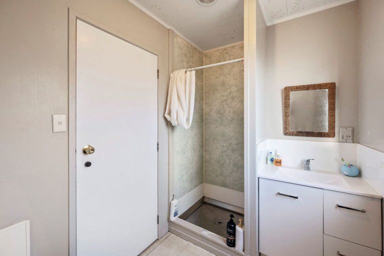 Photo of property in 2b Cherrywood Place, Western Heights, Rotorua, 3015