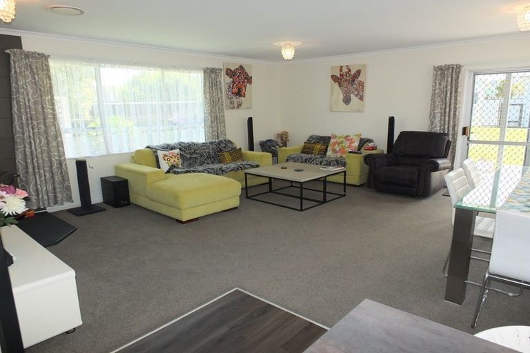 Photo of property in 73 Avenue Road, Foxton, 4814