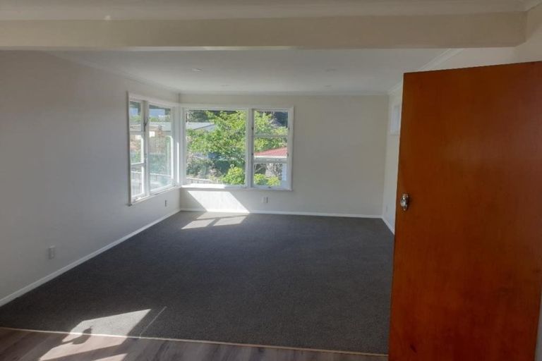 Photo of property in 57 Arahura Crescent, Waitangirua, Porirua, 5024