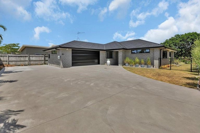 Photo of property in 370 One Tree Point Road, One Tree Point, 0118