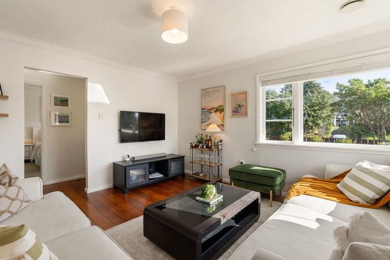 Photo of property in 28 Coates Street, Tawa, Wellington, 5028