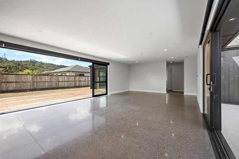 Photo of property in 23 Robert Might Road, Kumeu, 0810