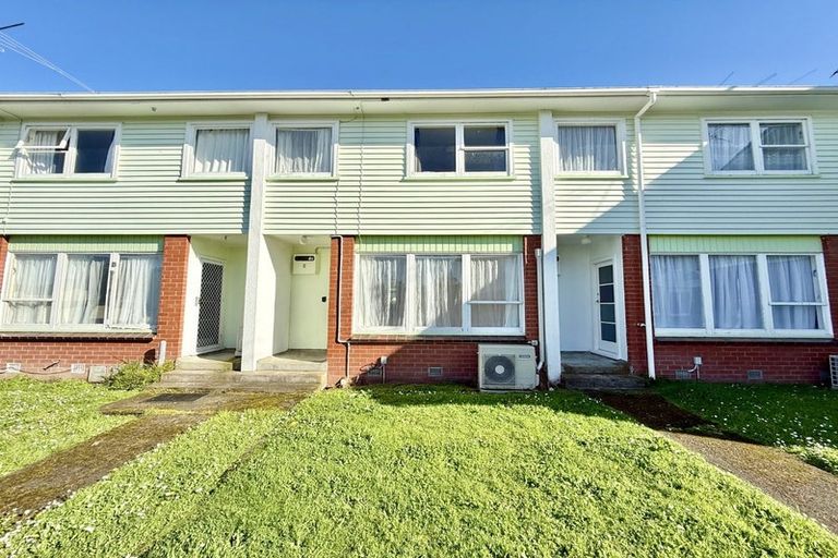 Photo of property in Oberon Flats, 48a Merton Street, Trentham, Upper Hutt, 5018