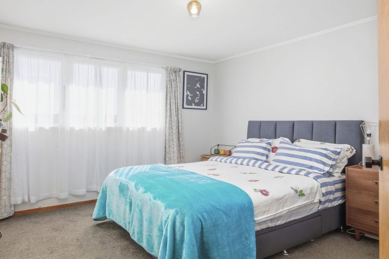 Photo of property in 8a-8b Devon Place, Cannons Creek, Porirua, 5024