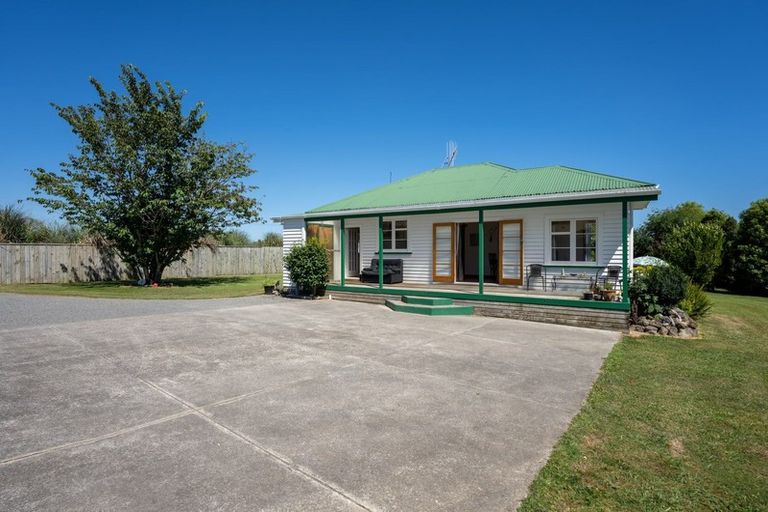 Photo of property in 35 North Manakau Road, Manakau, Levin, 5573