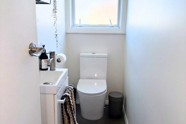 Photo of property in 12 Pikarere Street, Titahi Bay, Porirua, 5022