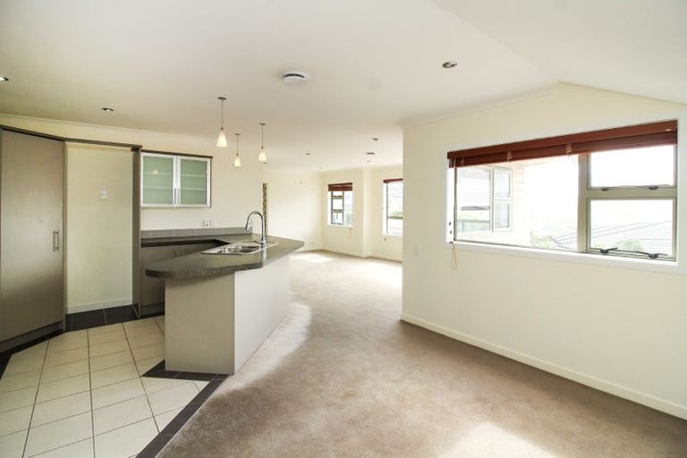 Photo of property in 22 Sandybrow, Churton Park, Wellington, 6037