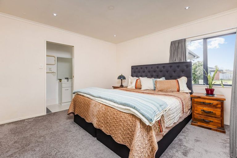 Photo of property in 5 Footwide Place, Weymouth, Auckland, 2103