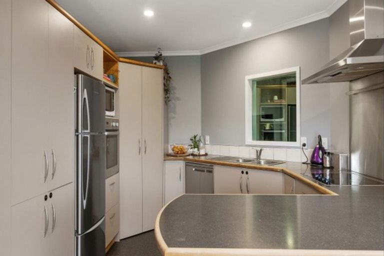 Photo of property in 4 Courtenay Place, Owhata, Rotorua, 3010