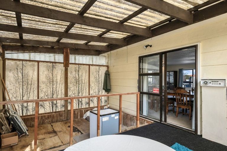 Photo of property in 6 Kawiu Road, Levin, 5510