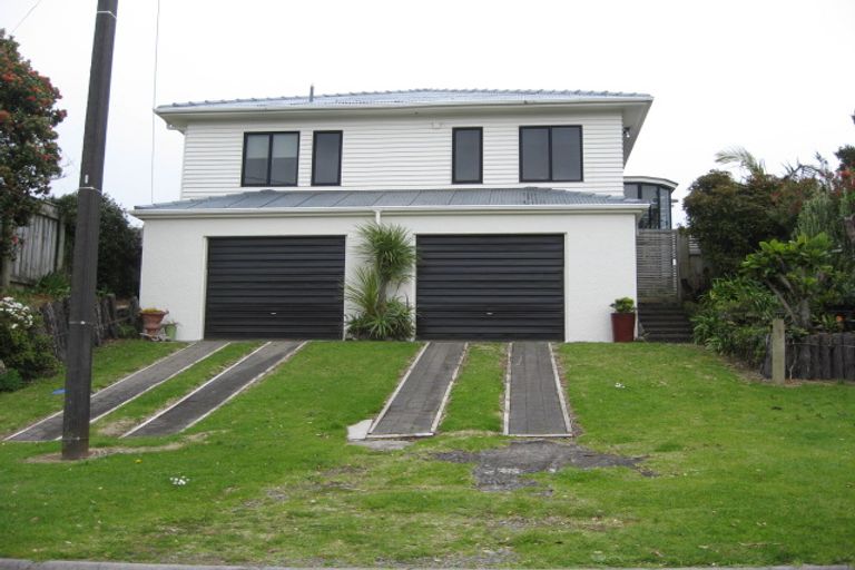 Photo of property in 8 Mcfarlane Street, Oakura, 4314