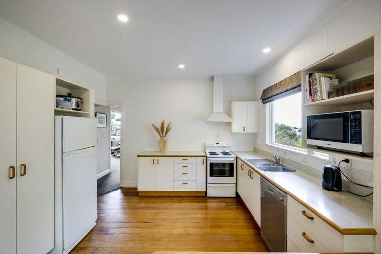 Photo of property in 18 France Road, Bluff Hill, Napier, 4110