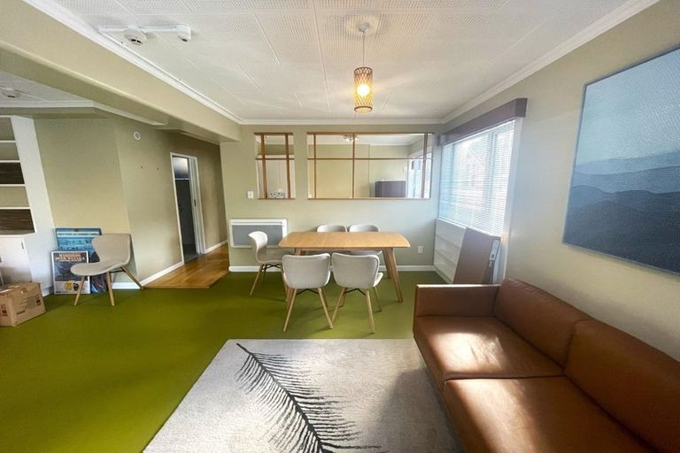 Photo of property in Victoria Court, 8/4 Queen Street, Mount Victoria, Wellington, 6011