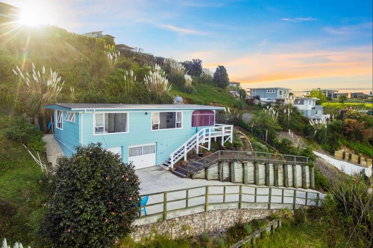 Photo of property in 39 Harbour View Road, Omokoroa, 3114