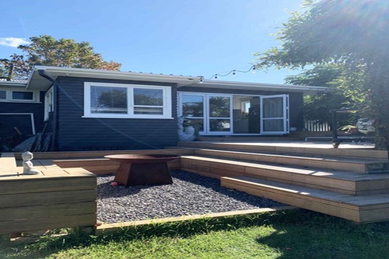 Photo of property in 9 Blue Way, Glendene, Auckland, 0602