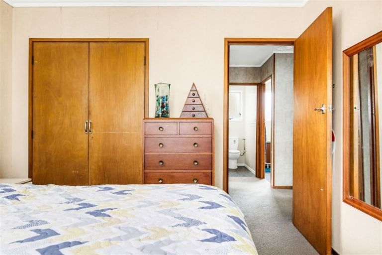 Photo of property in 6 Cherry Tree Place, Massey, Auckland, 0614