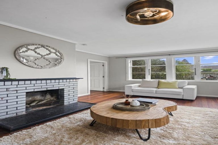 Photo of property in 36 Anderson Avenue, Point England, Auckland, 1072