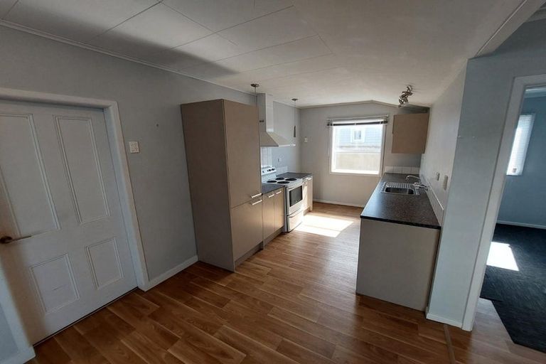 Photo of property in 90 Olliviers Road, Phillipstown, Christchurch, 8011