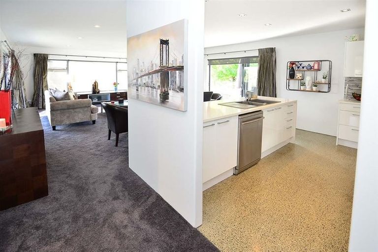 Photo of property in 33 Serene Place, Gulf Harbour, Whangaparaoa, 0930