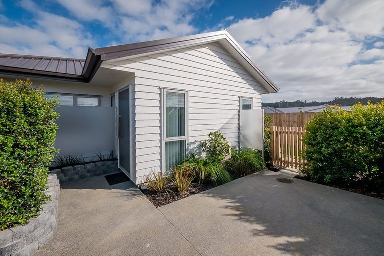 Photo of property in 10 Tilly Lane, Huapai, Kumeu, 0810
