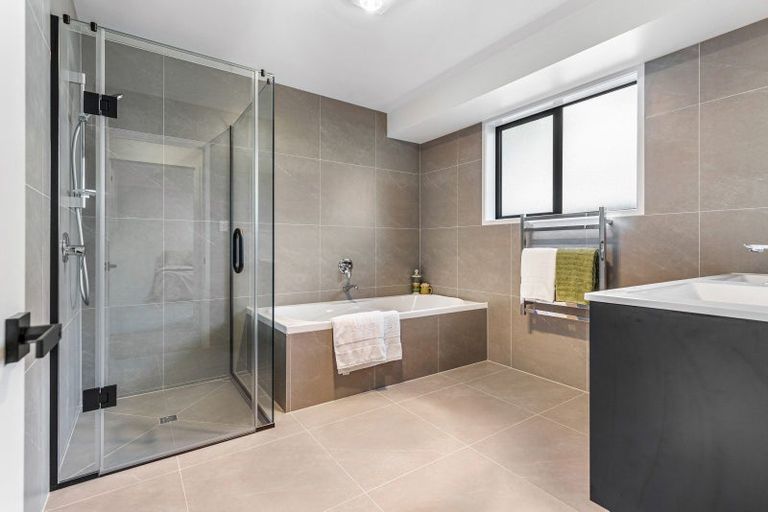 Photo of property in 15 Elliot Street, Riverhead, 0820