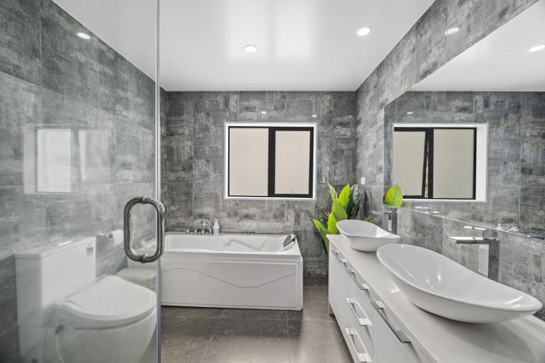 Photo of property in 44 Huka Heights Drive, Rangatira Park, Taupo, 3330